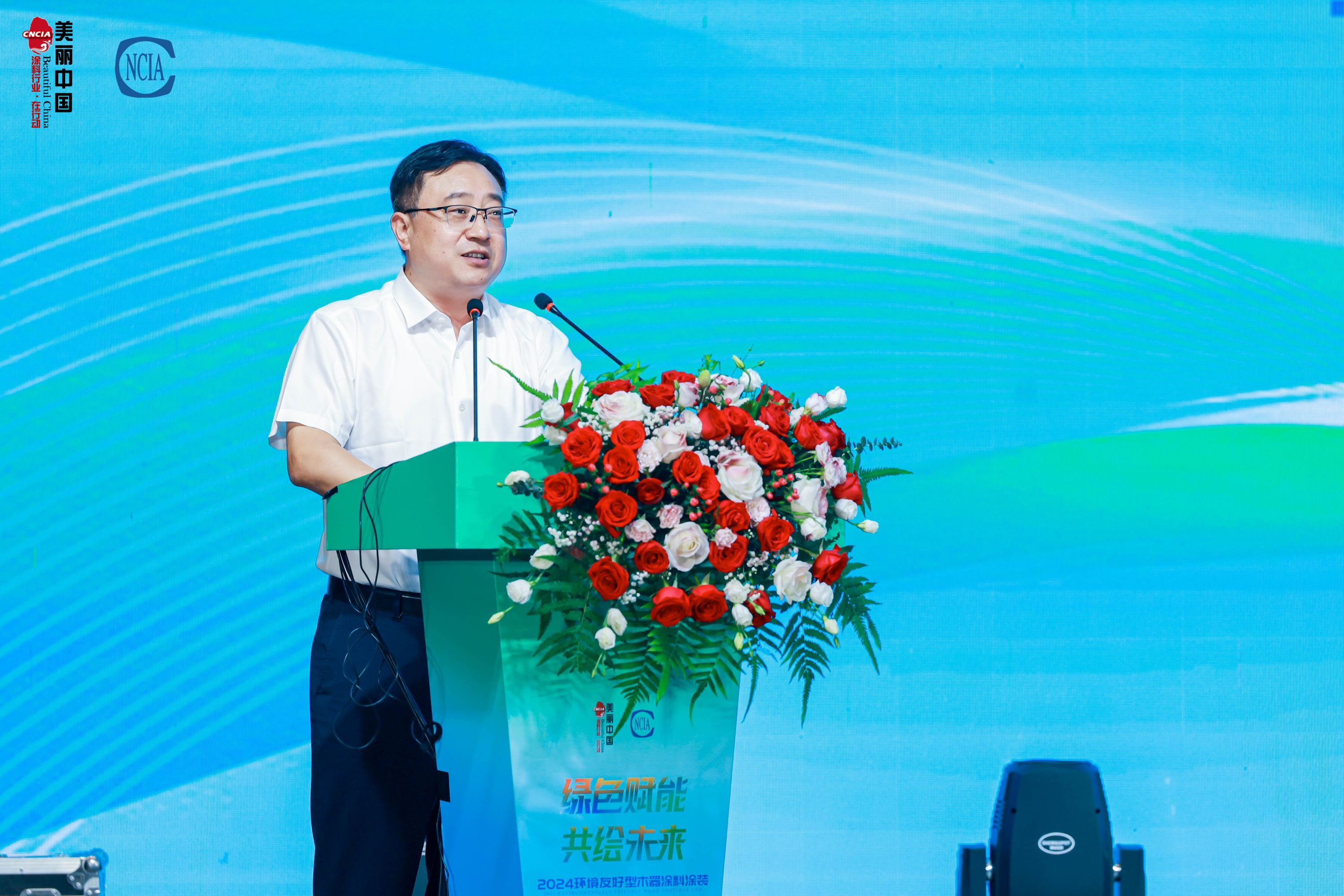贛州市委常委、副市長何琦致辭